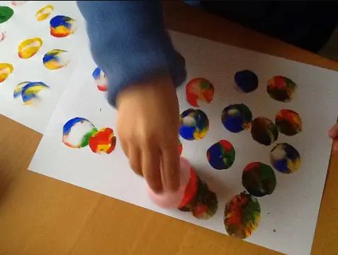 Pintando con globos - Aprender Juntos
